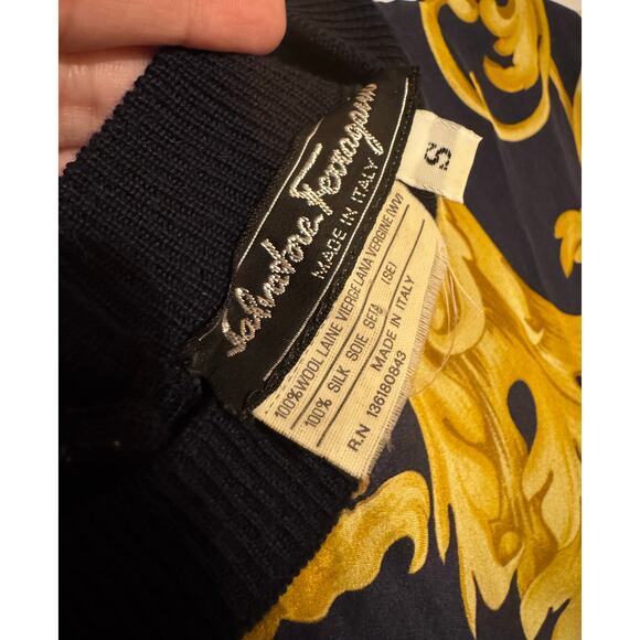 Auth. Vintage Salvatore Ferragamo Silk Scrolls Printed Blouse Size S - Picture 6 of 6